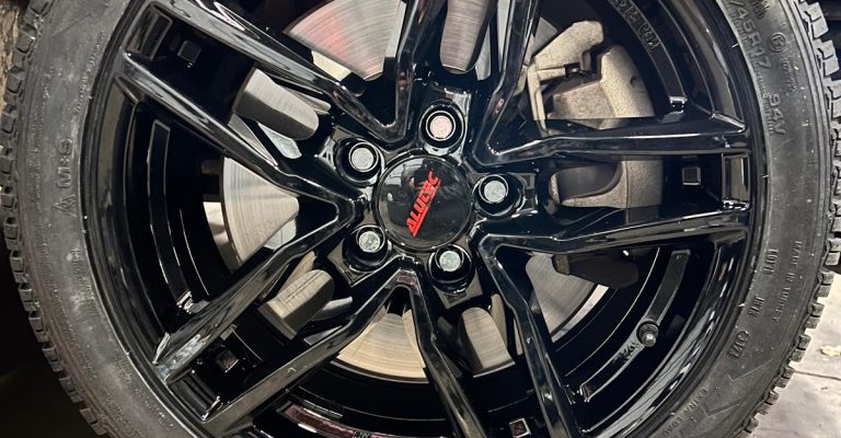 Changement Pneus et Jantes sur une Peugeot 308 à Bennwihr Gare proche de Wintzenheim
