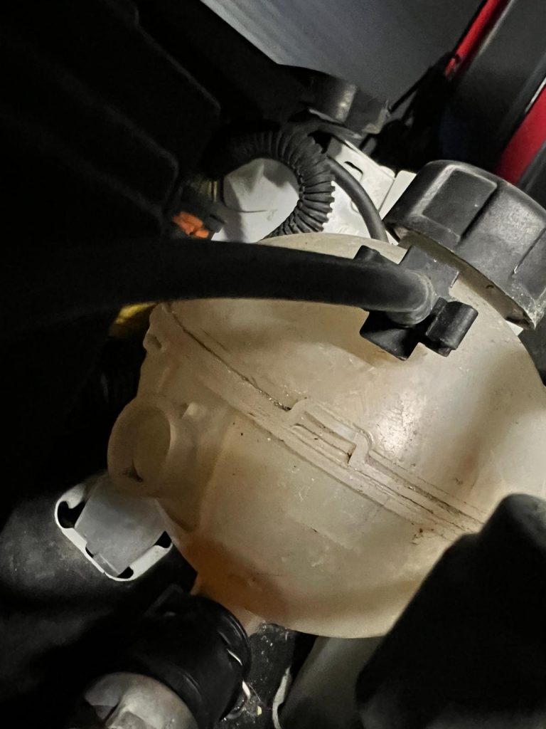 Recherche de fuite de liquide de refroidissement sur une Peugeot 308 à Bennwihr Gare, proche Ostheim
