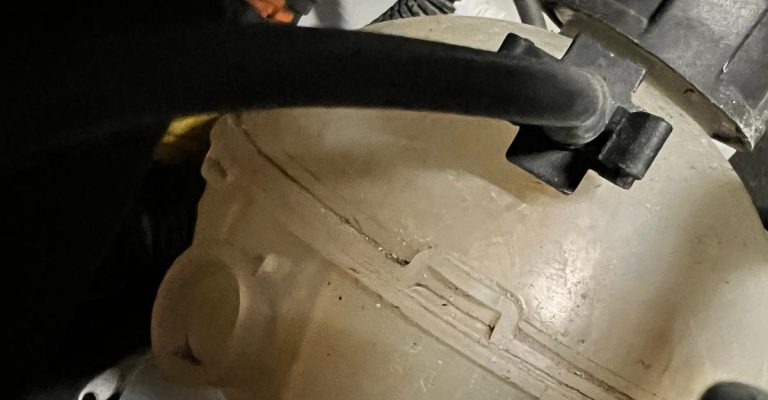 Recherche de fuite de liquide de refroidissement sur une Peugeot 308 à Bennwihr Gare, proche Ostheim