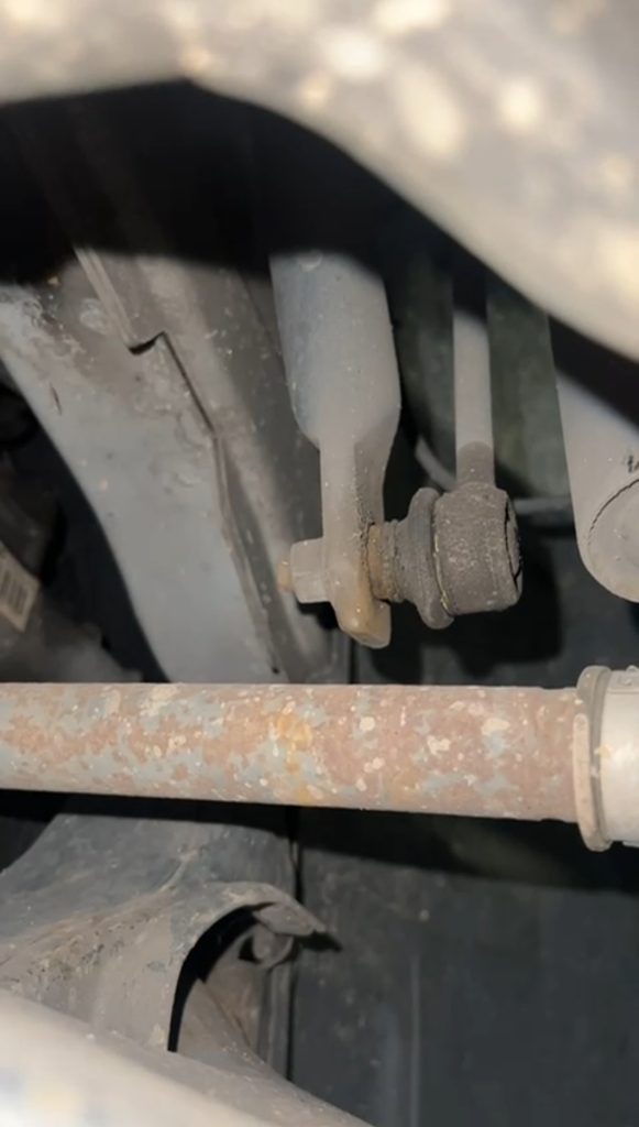 Remplacement d’une Biellette de Suspension sur une Renault Trafic à Bennwihr Gare, proche de Ammerschwihr
