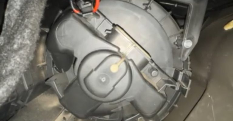 Remplacement de Pulseur d’Air sur une Peugeot 2008 à Bennwihr Gare, proche de Riquewihr