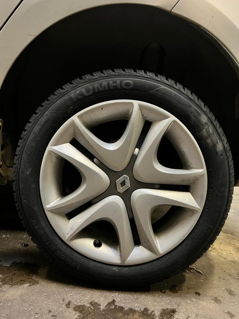Commande et montage de Pneus Kumho pour une Renault Zoé à Bennwihr-Gare proche Riquewihr