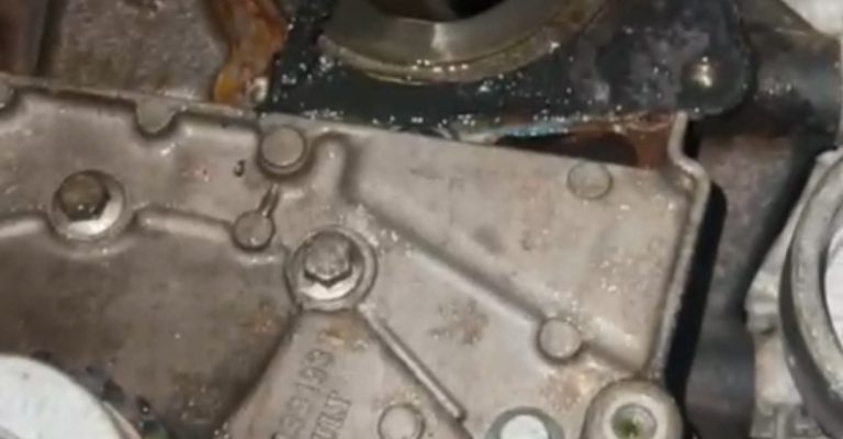 Remplacement de la Pompe à Eau sur une Renault Kangoo à Bennwihr-Gare, proche Colmar