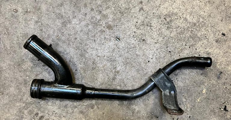 Remplacement de la Durite d’Eau sur une Ford Ka à Bennwihr-Gare, proche Eguisheim