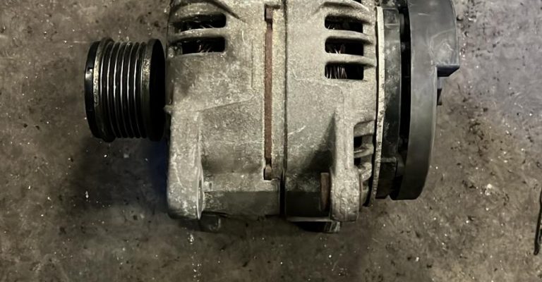 Changement de l’Alternateur sur une Renault Kangoo à Bennwihr-Gare, proche Turckheim