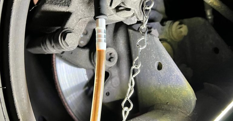 Changement du Liquide de Frein d’une Renault Mégane à Bennwihr-Gare proche de Ammerschwihr