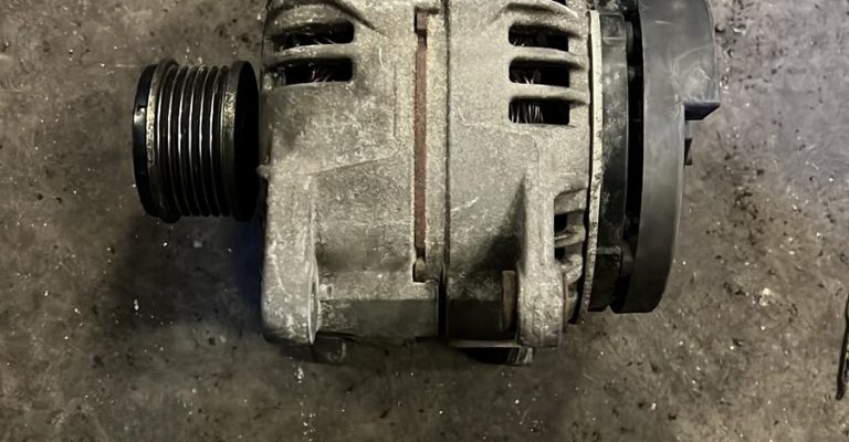 Remplacement de l’Alternateur d’une Renault Clio 3 à Bennwihr-Gare, proche Houssen