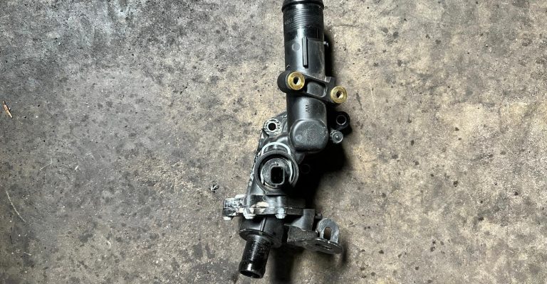 Remplacement du Boîtier d’Eau d’une Renault Kangoo à Bennwihr-Gare proche de Fortschwihr