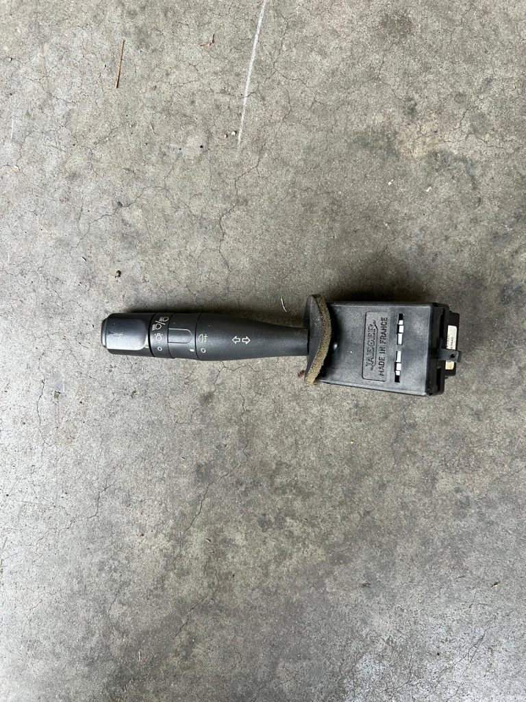 Remplacement des Commodos d’une Citroën Saxo à Bennwihr-Gare, proche de Colmar