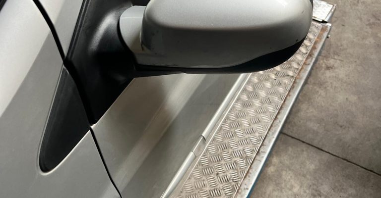 Changement du Rétroviseur avant gauche d’une Renault Clio à Bennwihr proche de Colmar
