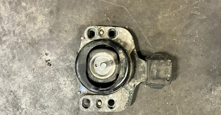 Remplacement du Support Moteur d’une Renault Trafic à Bennwihr-Gare proche d’Ingersheim