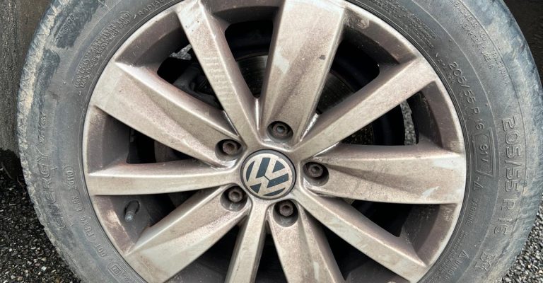 Remplacement des Pneus d’une Volkswagen Polo à Kientzheim proche Colmar