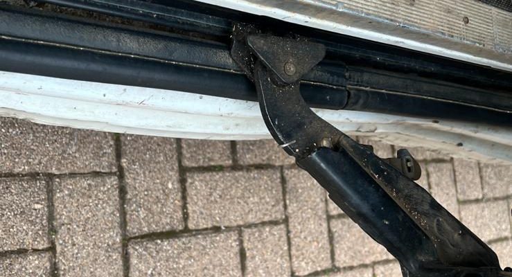 Changement de la Coulisse de Porte d’une Renault Master à Ribeauvillé proche de Riquewihr