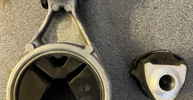 Changement du Support de Boîte sur une Renault Master à Colmar dans le Haut-Rhin