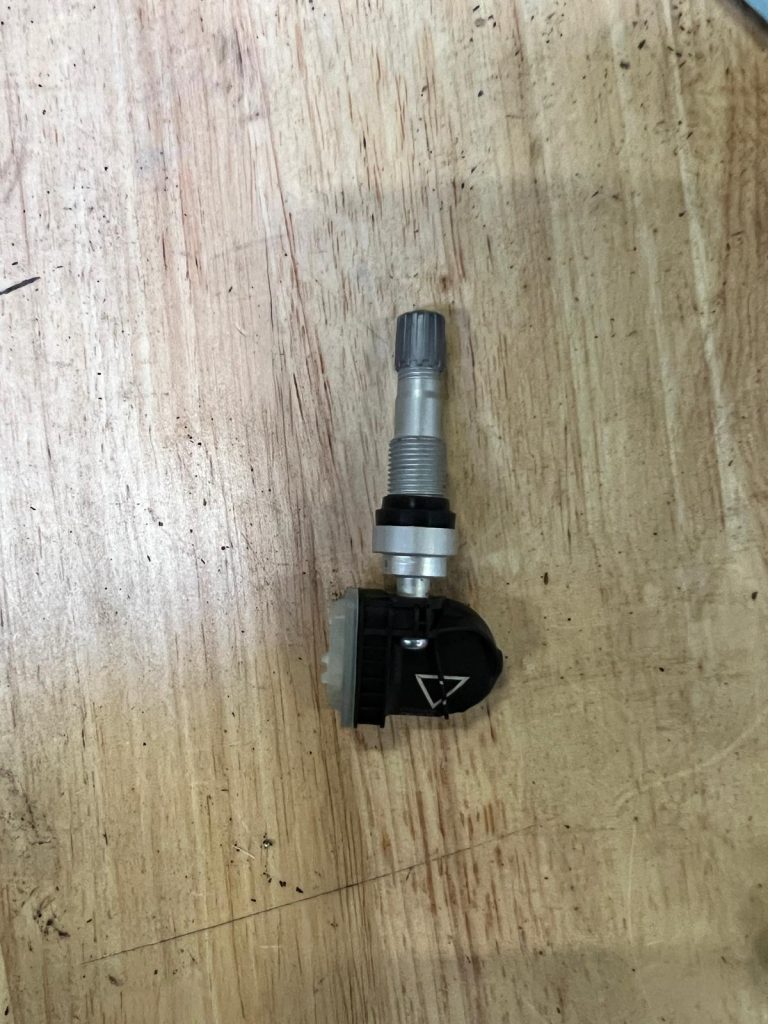 Remplacement du Capteur de Valve sur une Opel Corsa à Kaysersberg sur la route des vins