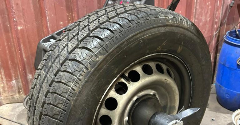 Montage de Pneus Maxxis sur une Citroën Berlingo à Colmar dans le Haut-Rhin