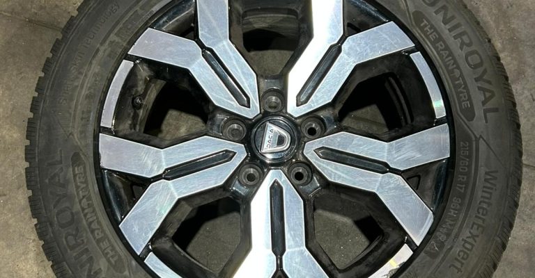 Permutation des Roues Hiver sur une Dacia Sandero à Kaysersberg sur la route des vins