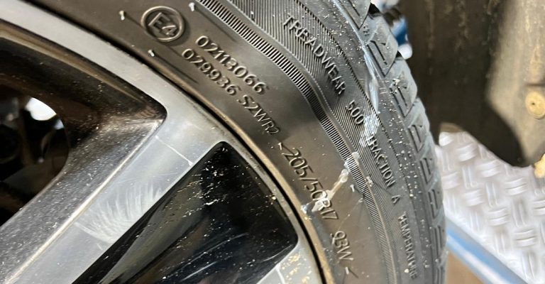 Remplacement de Pneus suite à une hernie sur une Renault Clio à Ribeauvillé proche de Riquewihr