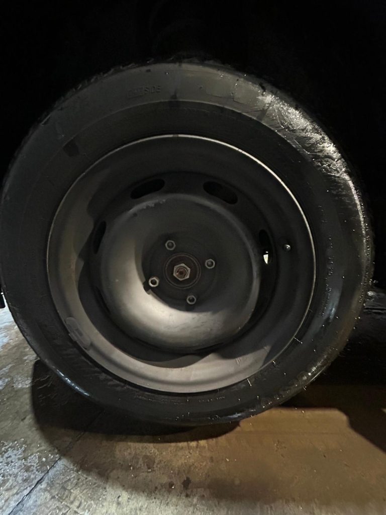 Montage de Pneus hiver sur une Citroën Jumpy à Kaysersberg sur la route des vins Montage de Pneus hiver sur une Citroën Jumpy à Kaysersberg sur la route des vins