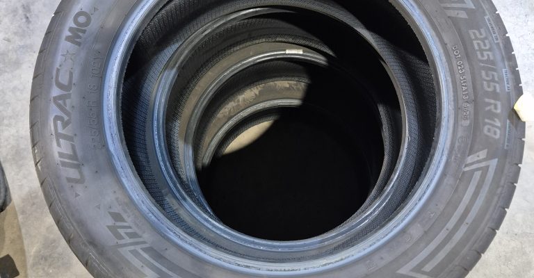 Changement de pneus Vredestein Ultrac sur Audi Q5 à Kaysersberg sur la route des vins