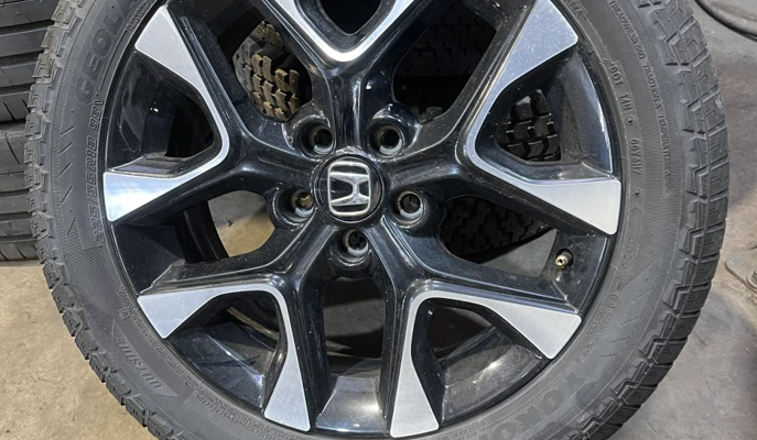Permutation de pneus sur Honda CR-V à Ribeauvillé proche de Riquewihr