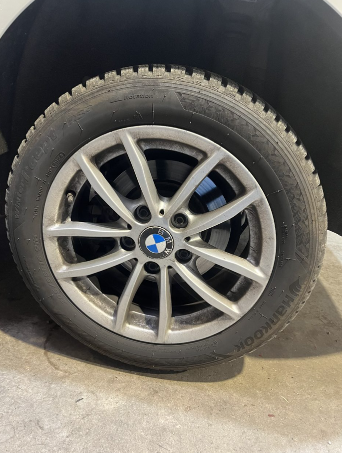 Permutation de roues sur BMW Série 1 à Colmar dans le Haut-Rhin Permutation de roues sur BMW Série 1 à Colmar dans le Haut-Rhin